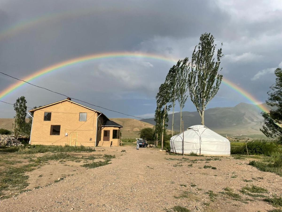 Kyzart Hotel & Horse Tours Bagysh Exteriör bild