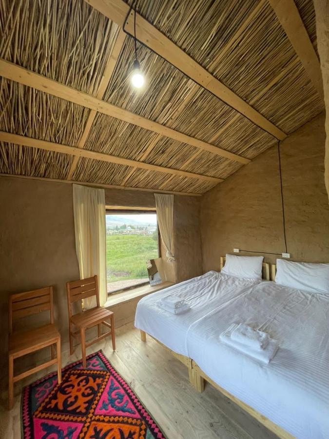 Kyzart Hotel & Horse Tours Bagysh Exteriör bild