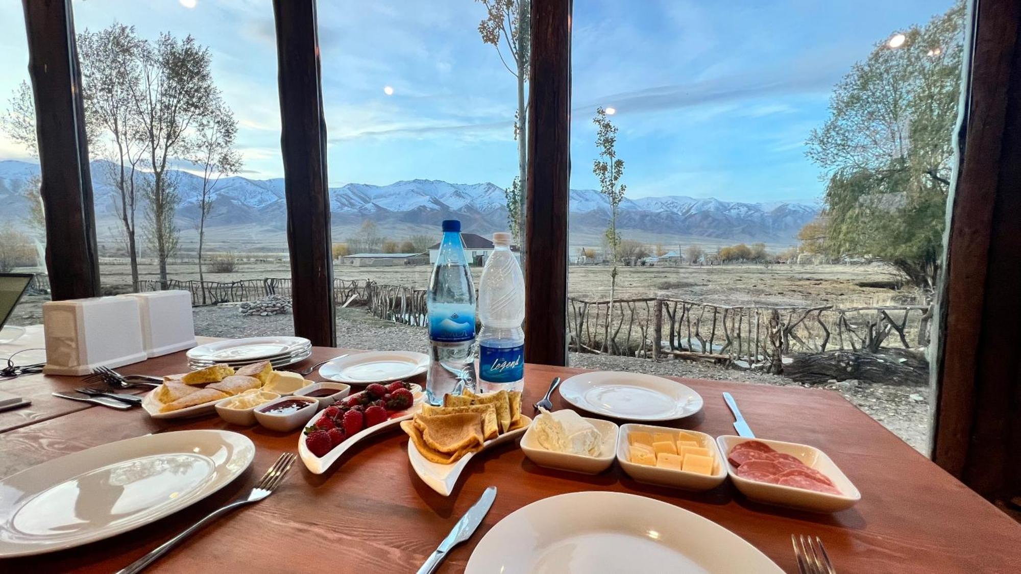 Kyzart Hotel & Horse Tours Bagysh Exteriör bild