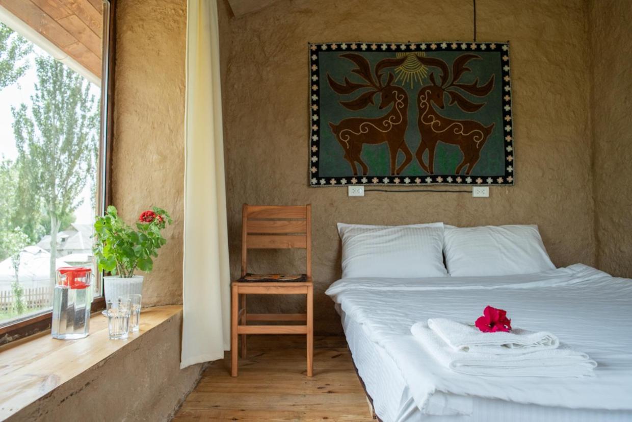 Kyzart Hotel & Horse Tours Bagysh Exteriör bild