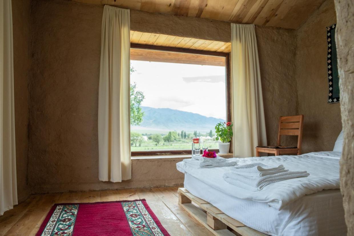 Kyzart Hotel & Horse Tours Bagysh Exteriör bild