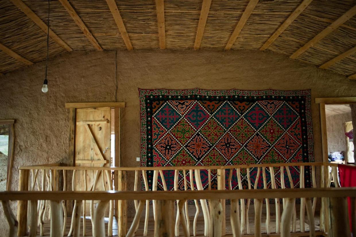 Kyzart Hotel & Horse Tours Bagysh Exteriör bild
